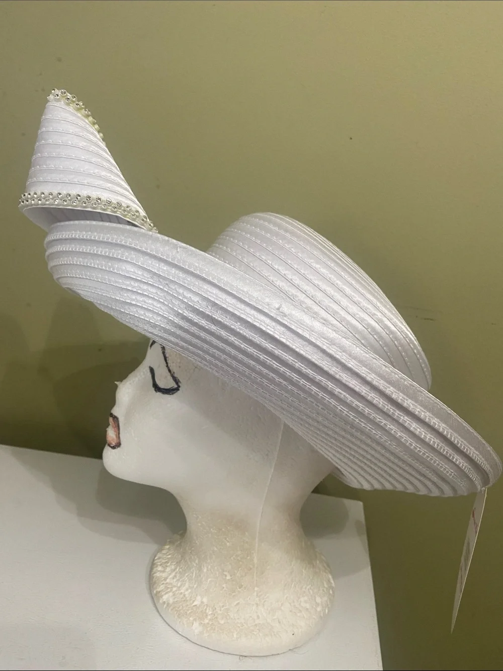 Beautiful NWT Dress Hat / Church Hat by Swan